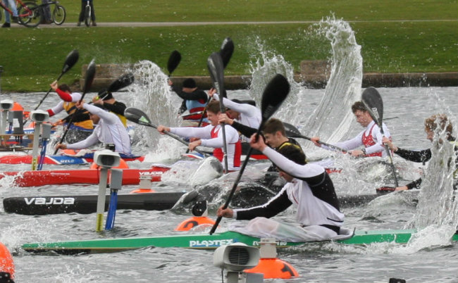 Mens 200m K2 start Mens 200m K2 start